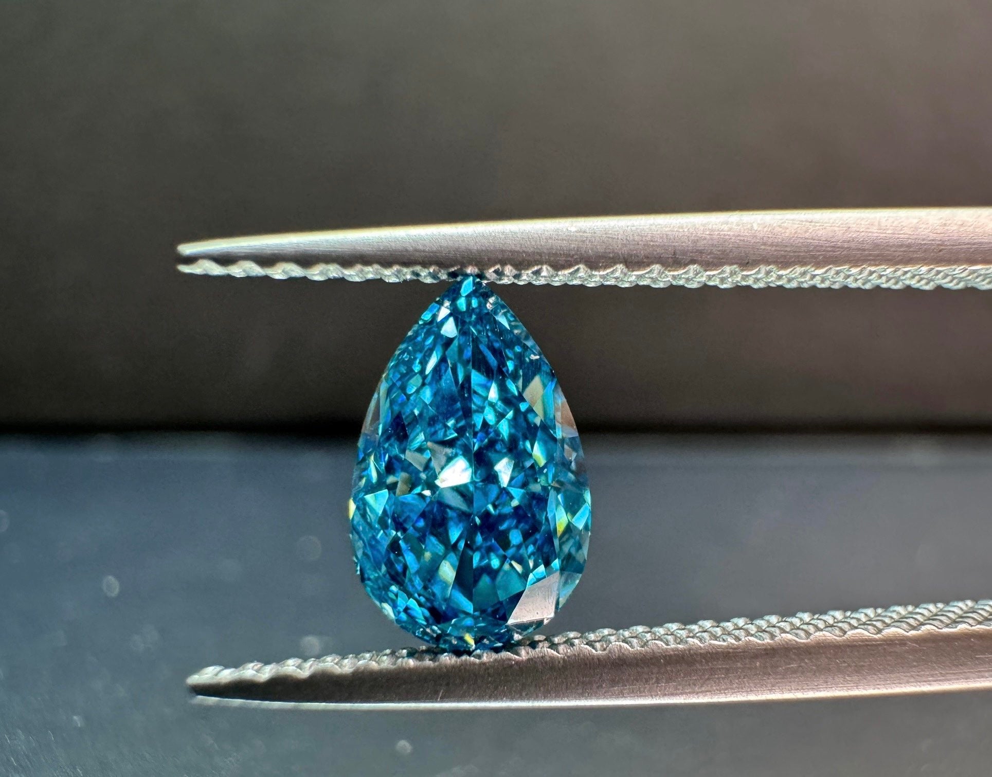 ブルーラボダイヤモンド 1.19ct ペアカット VS1 鑑定書付き