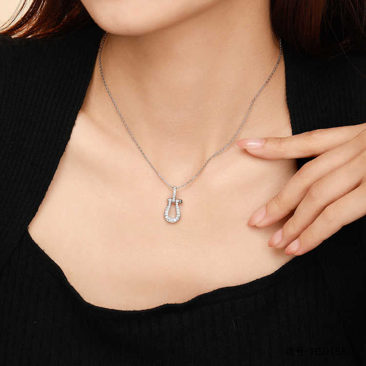 ホースシューペンダントネックレス S925 45cm 0.32ct 鑑定書付き