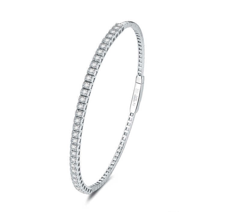 ダイヤモンドケーブルチェーンブレスレット 0.827ct K18ホワイトゴールド 総重量6.22g。
