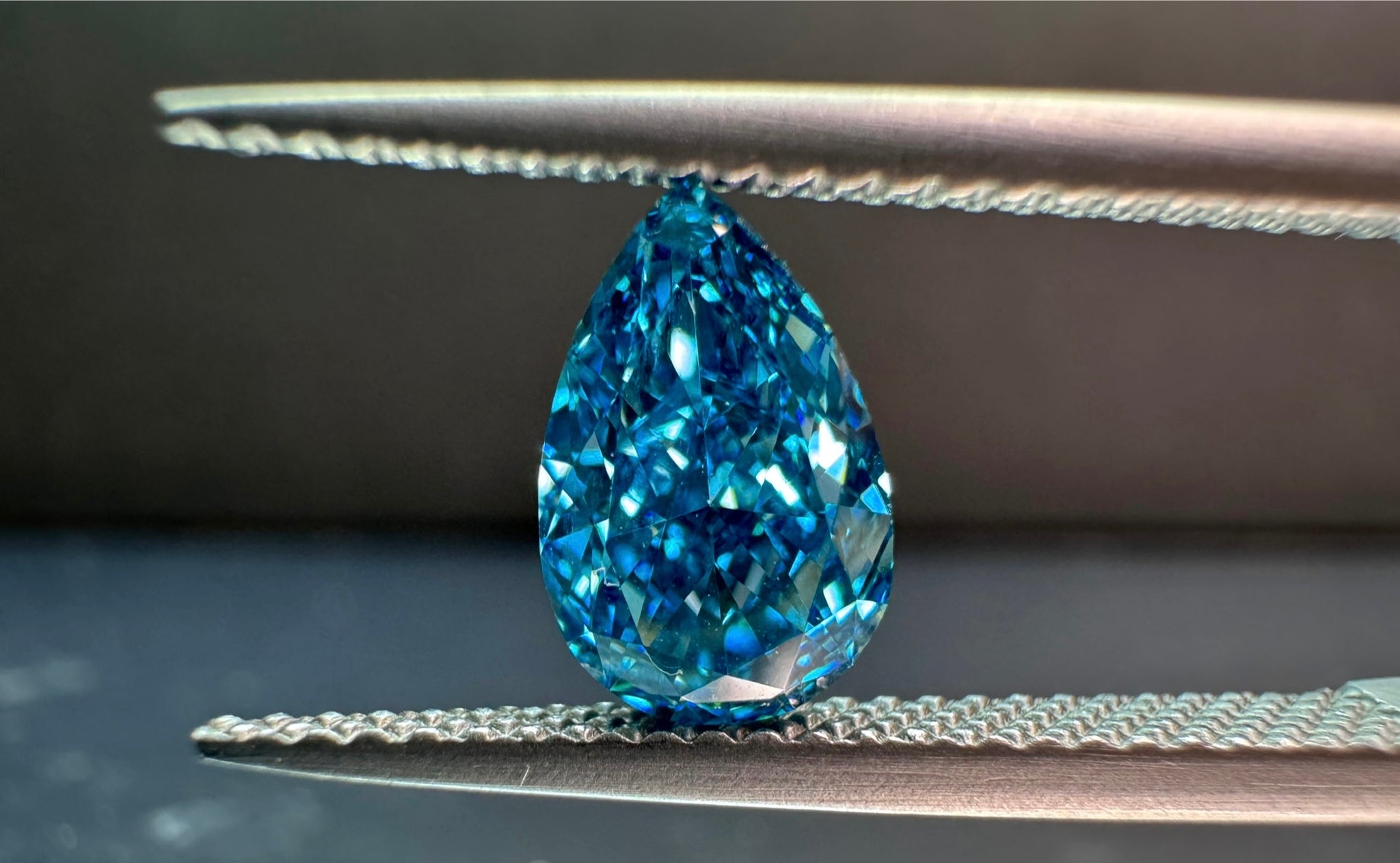 ブルーラボダイヤモンド 1.43ct ペアカット VS1 鑑定書付き