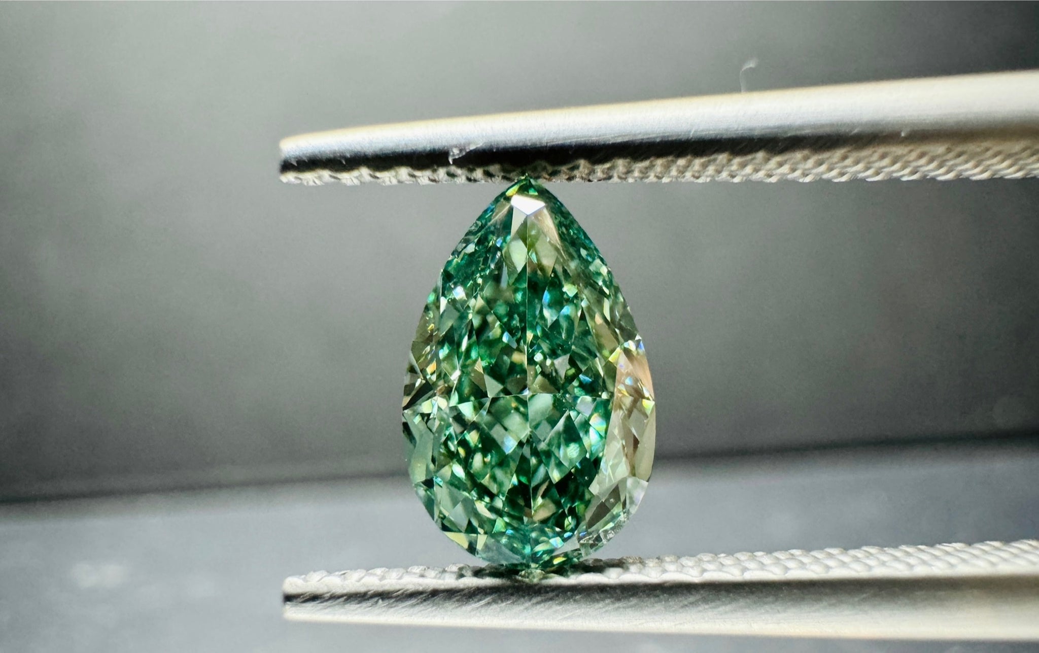 グリーンラボダイヤモンド 1.23ct ペアカット VS1 鑑定書付き