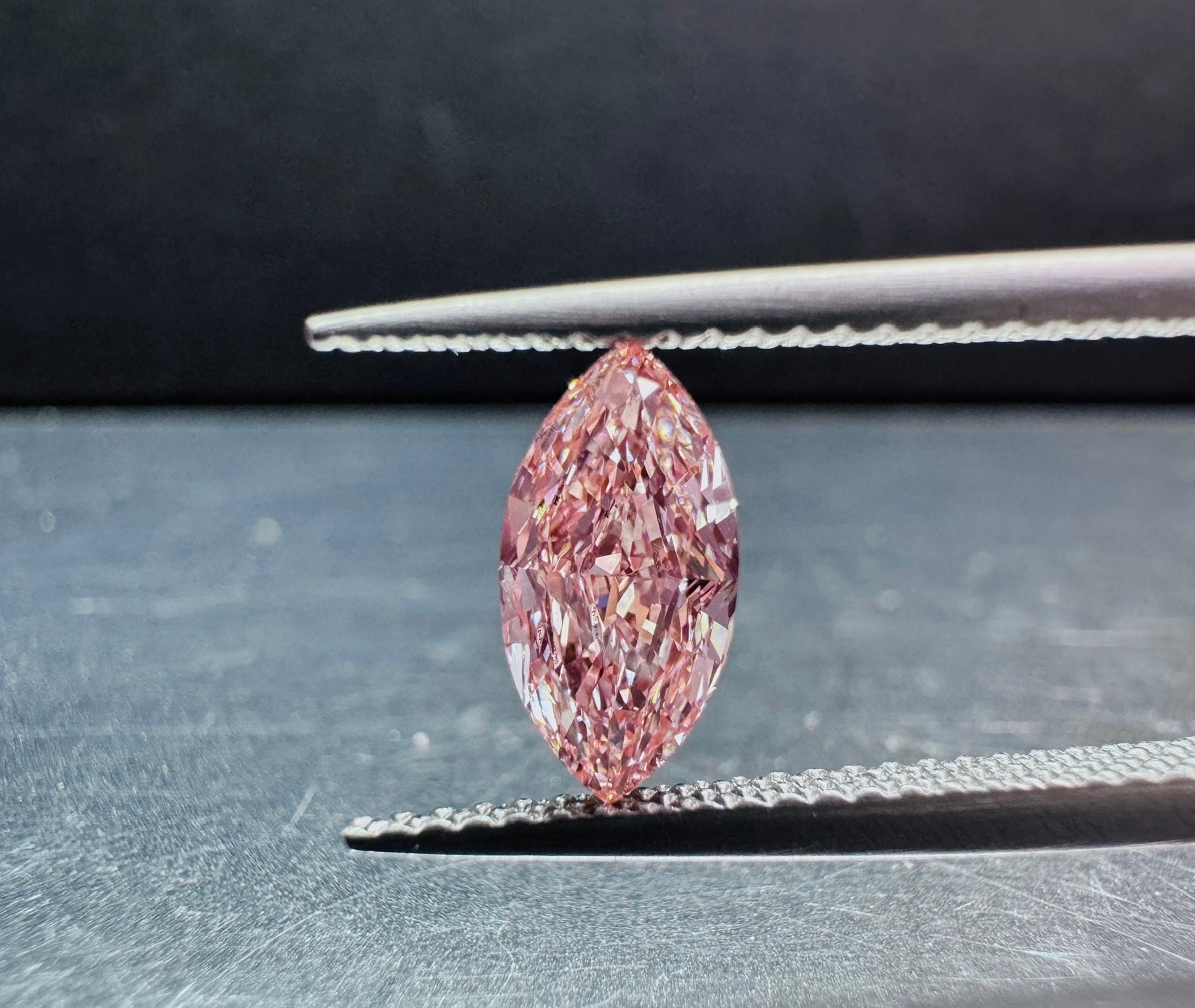 ピンクラボダイヤモンド 1.06ct マーキスカット VS1 鑑定書付き