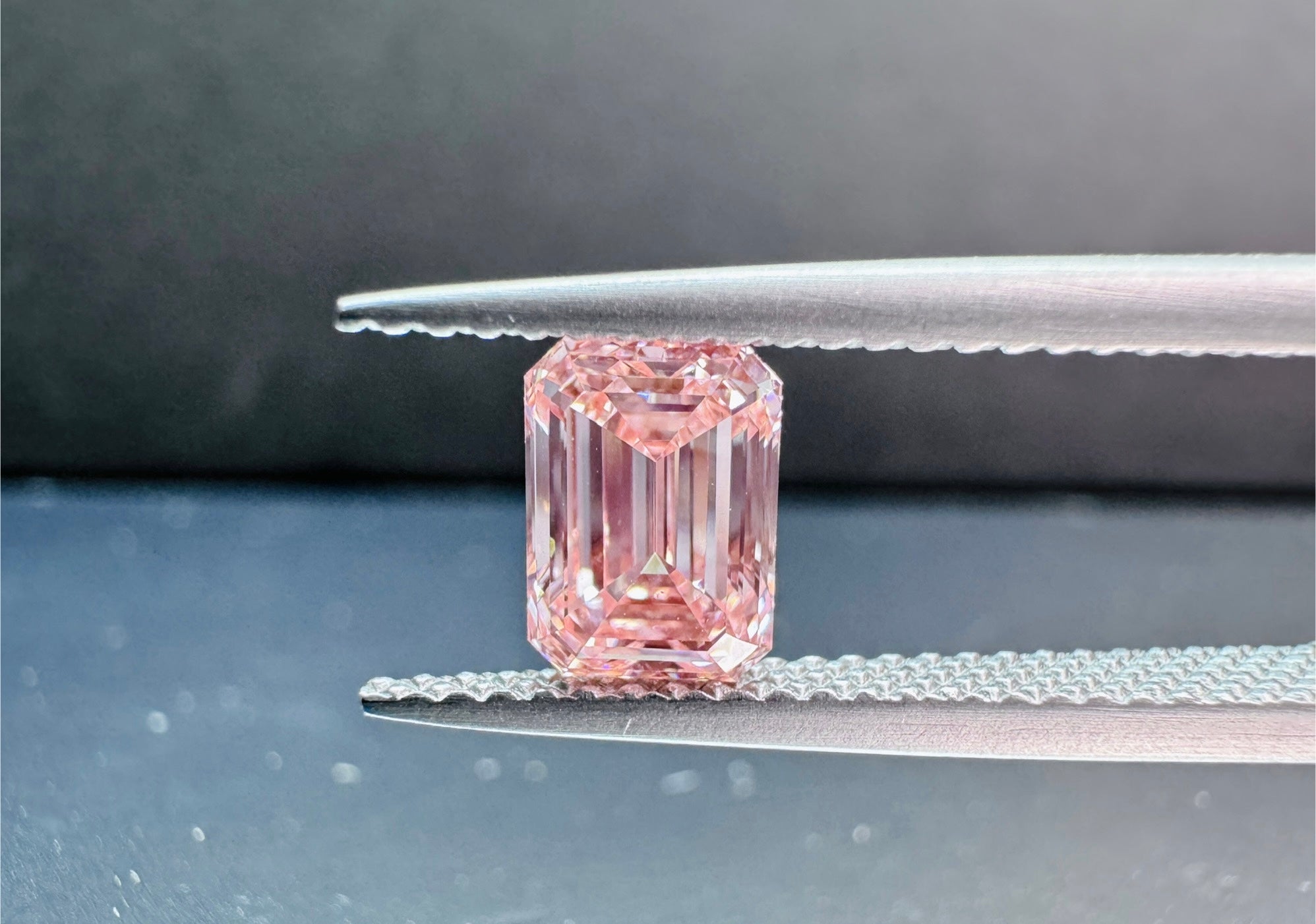 ピンクラボダイヤモンド 1.11ct エメラルドカット VVS2 鑑定書付き