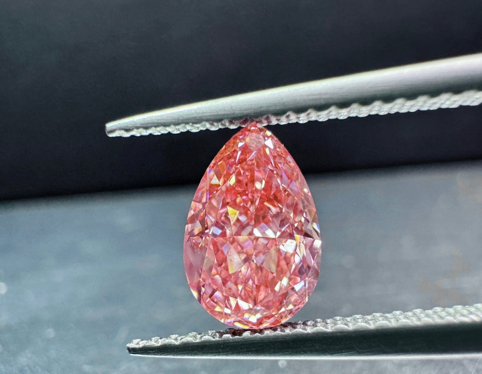 ピンクラボダイヤモンド 1.44ct ペアカット VVS2 鑑定書付き