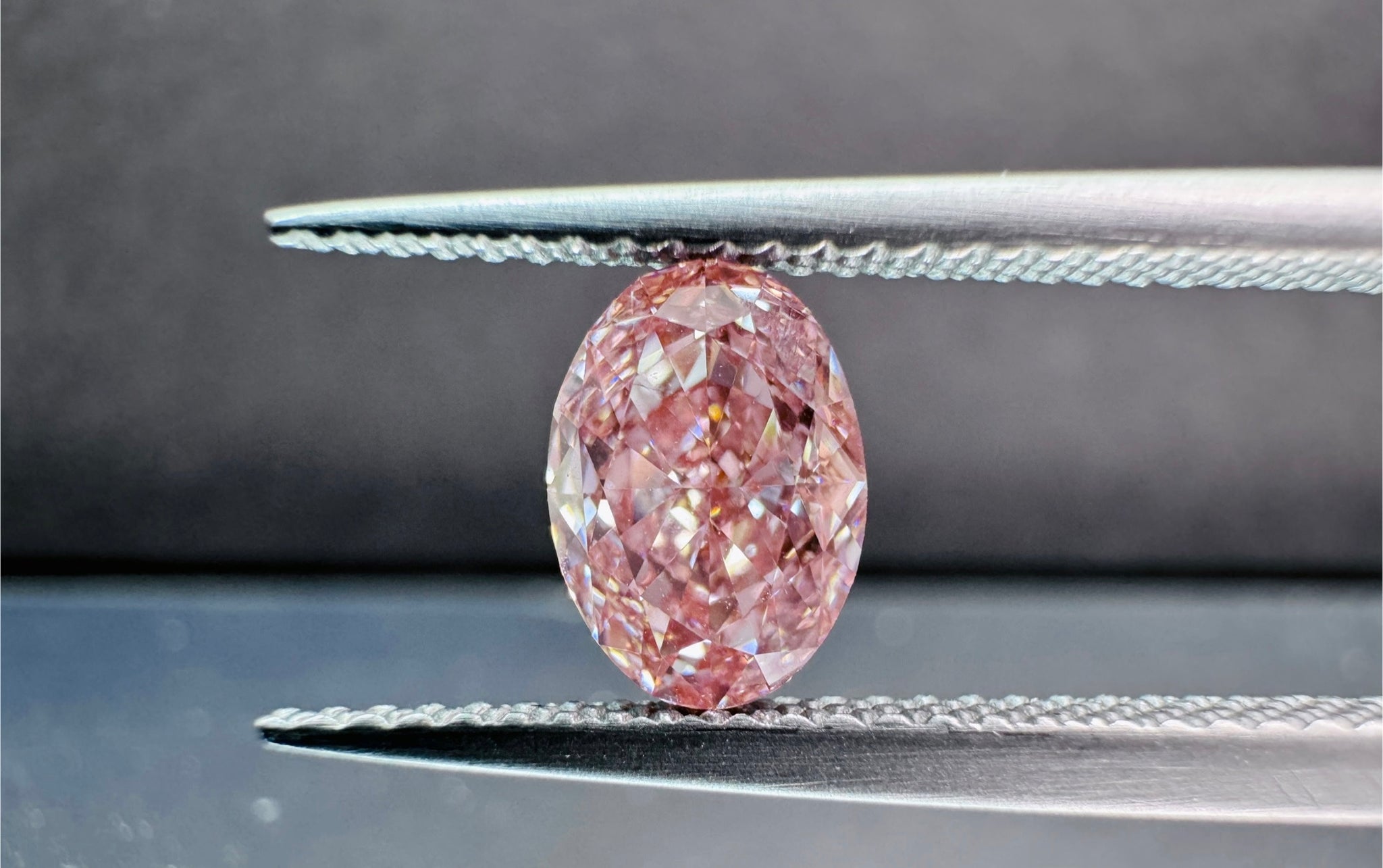 ピンクラボダイヤモンド 1.23ct オーバルカット VVS2 鑑定書付き